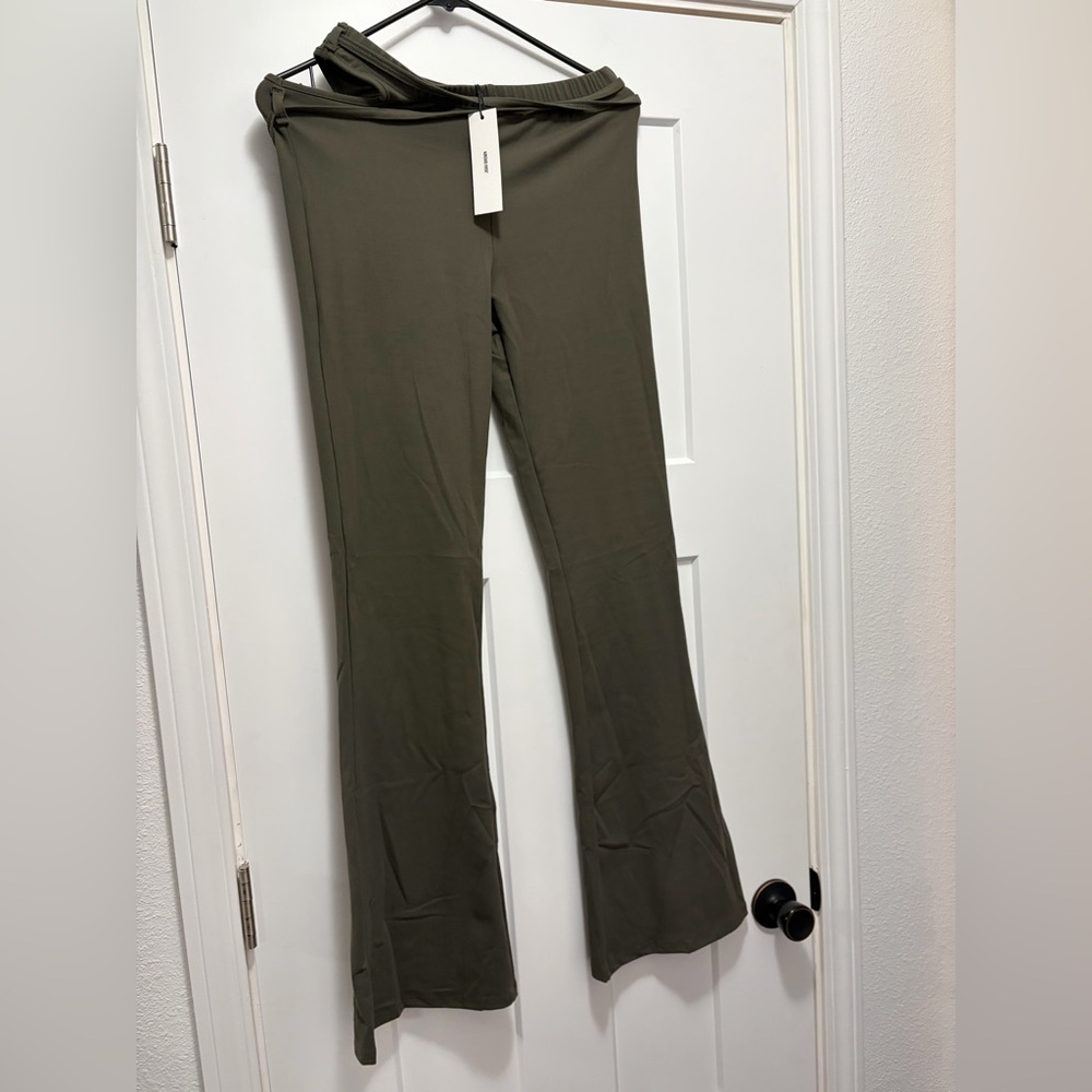 Joah Brown Cutout Mini Flare Legging - Picture 3 of 4